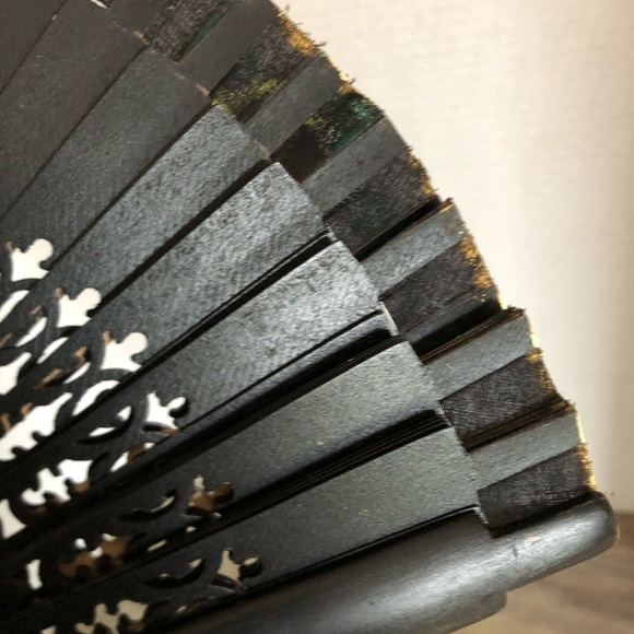 Elegant Black Floral Hand Painted Fan - Picture 5 of 9